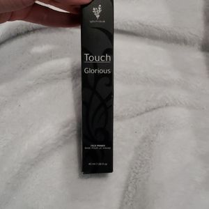 Younique Glorious Face Primer